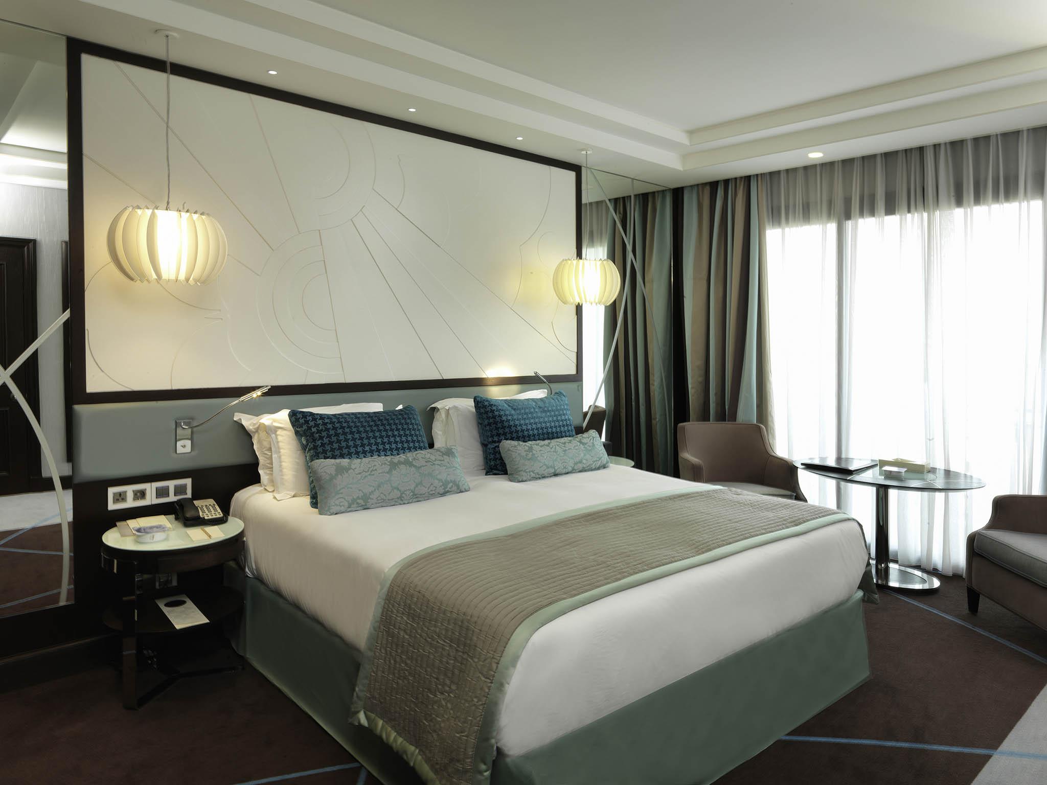 Отель Sofitel Beirut Le Gabriel Экстерьер фото