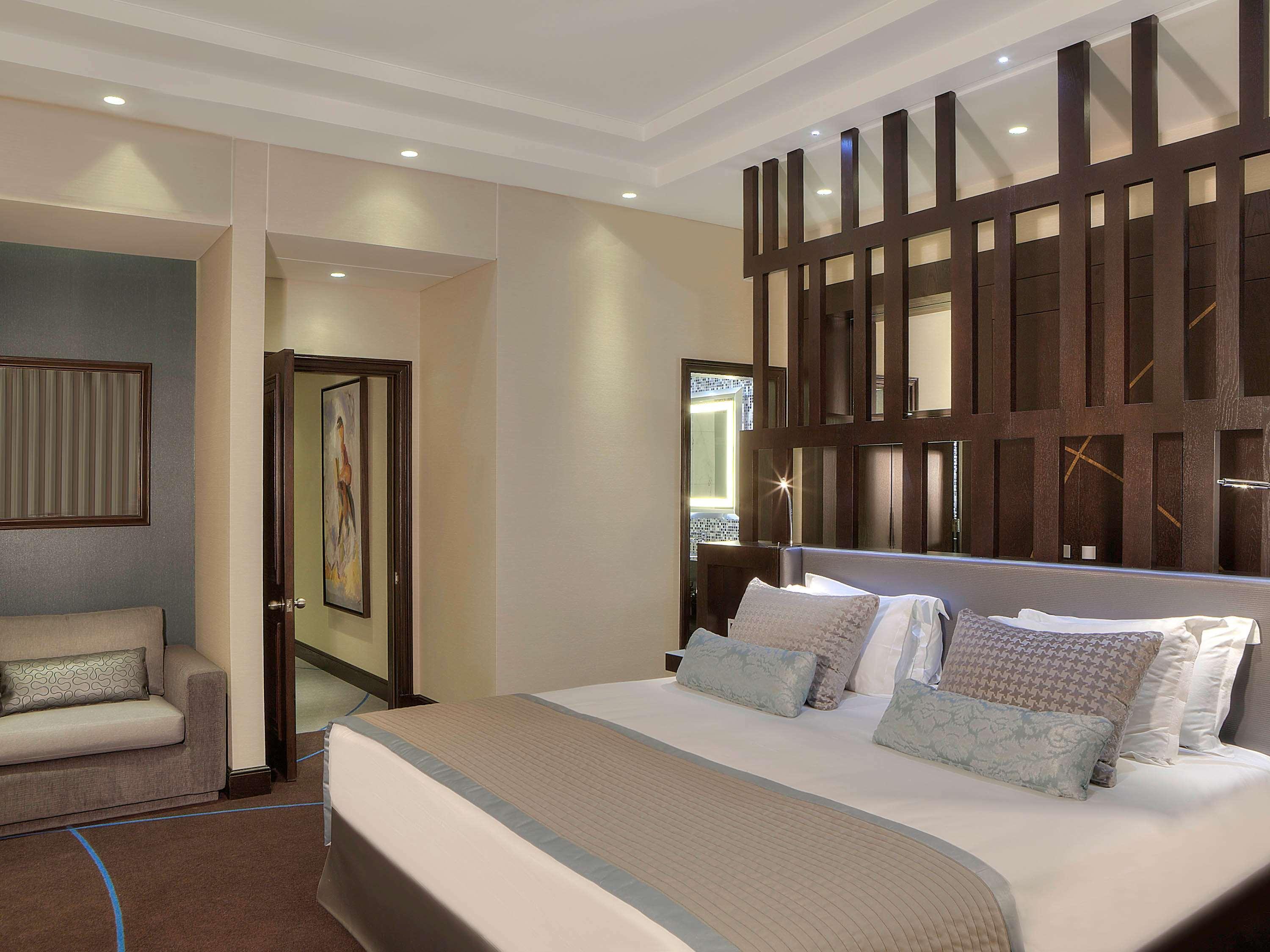 Отель Sofitel Beirut Le Gabriel Экстерьер фото