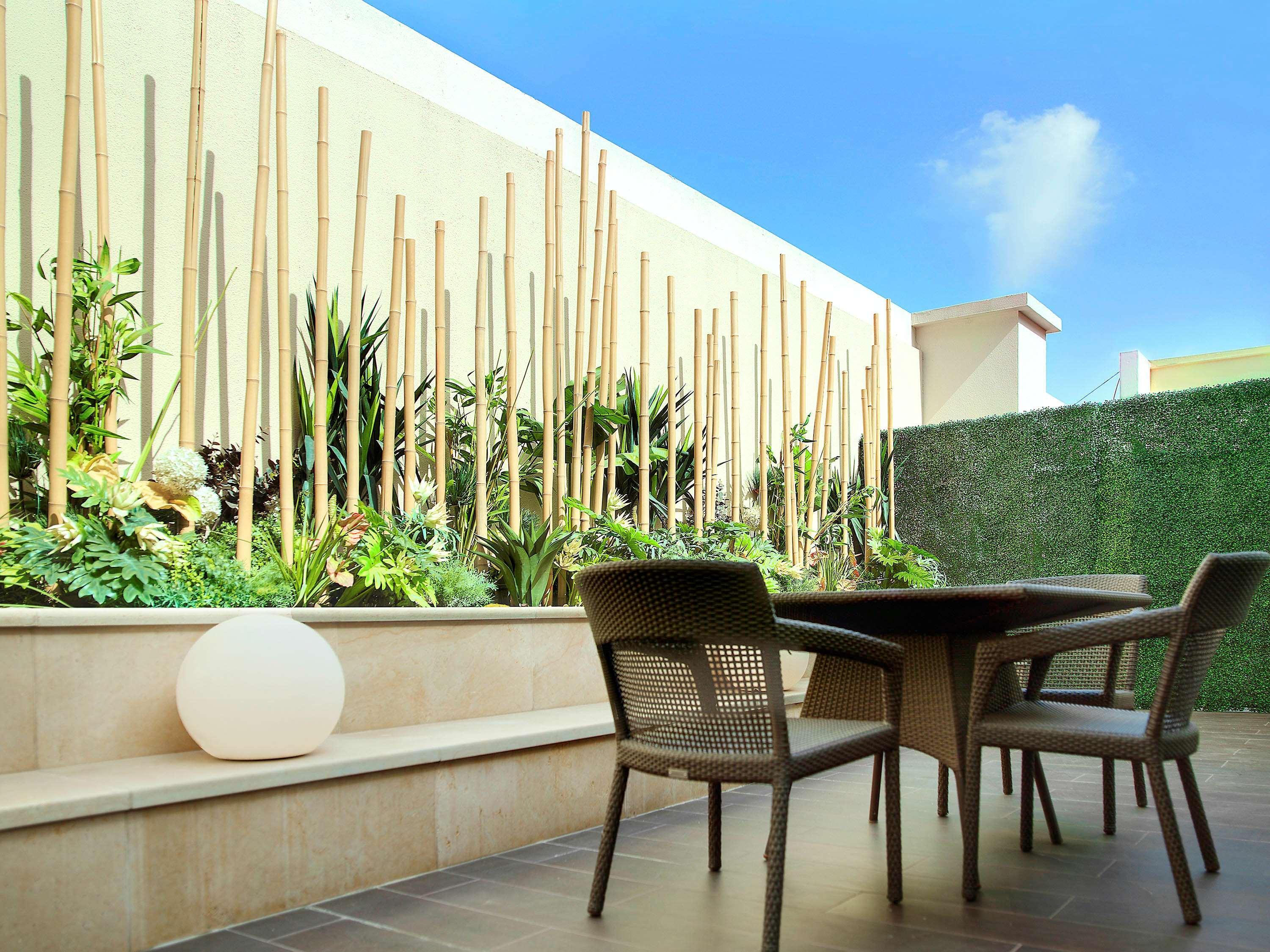 Отель Sofitel Beirut Le Gabriel Экстерьер фото