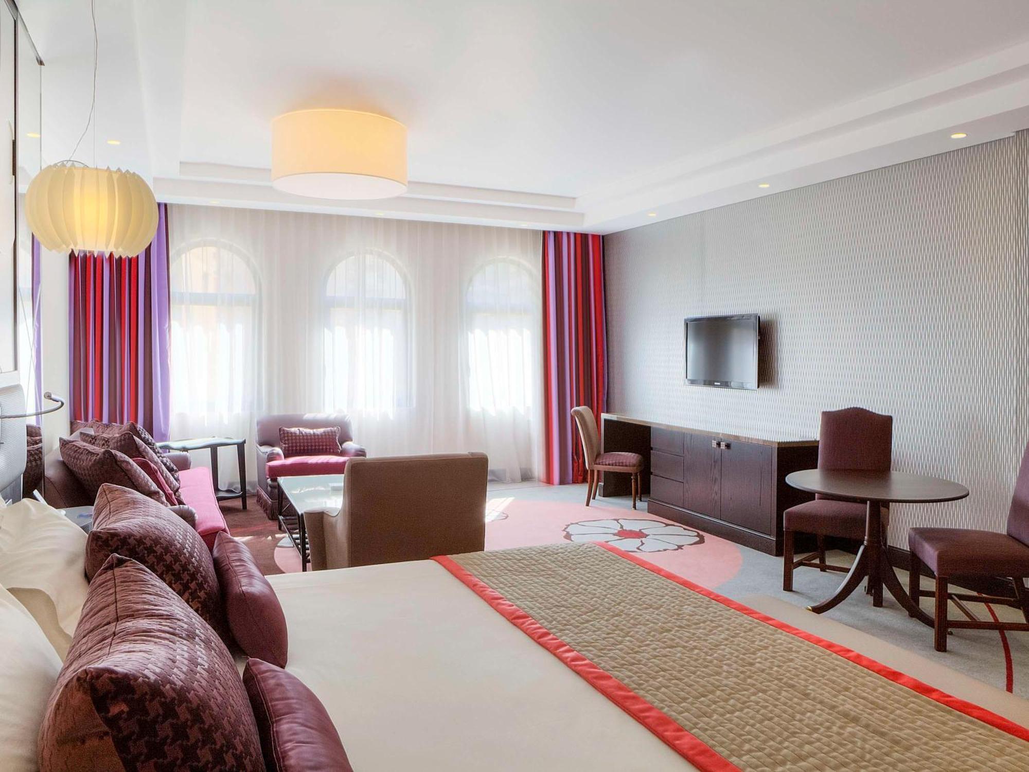 Отель Sofitel Beirut Le Gabriel Экстерьер фото