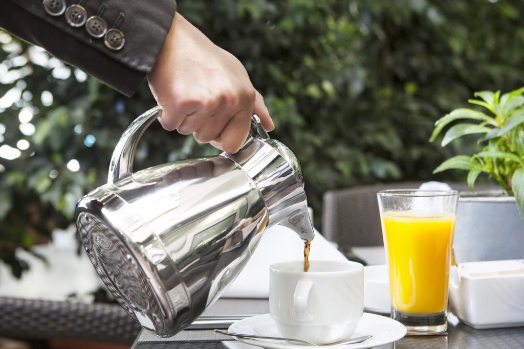 Отель Sofitel Beirut Le Gabriel Экстерьер фото