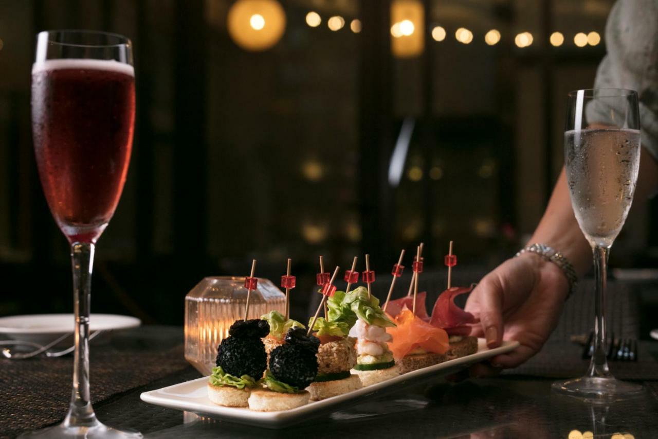 Отель Sofitel Beirut Le Gabriel Экстерьер фото